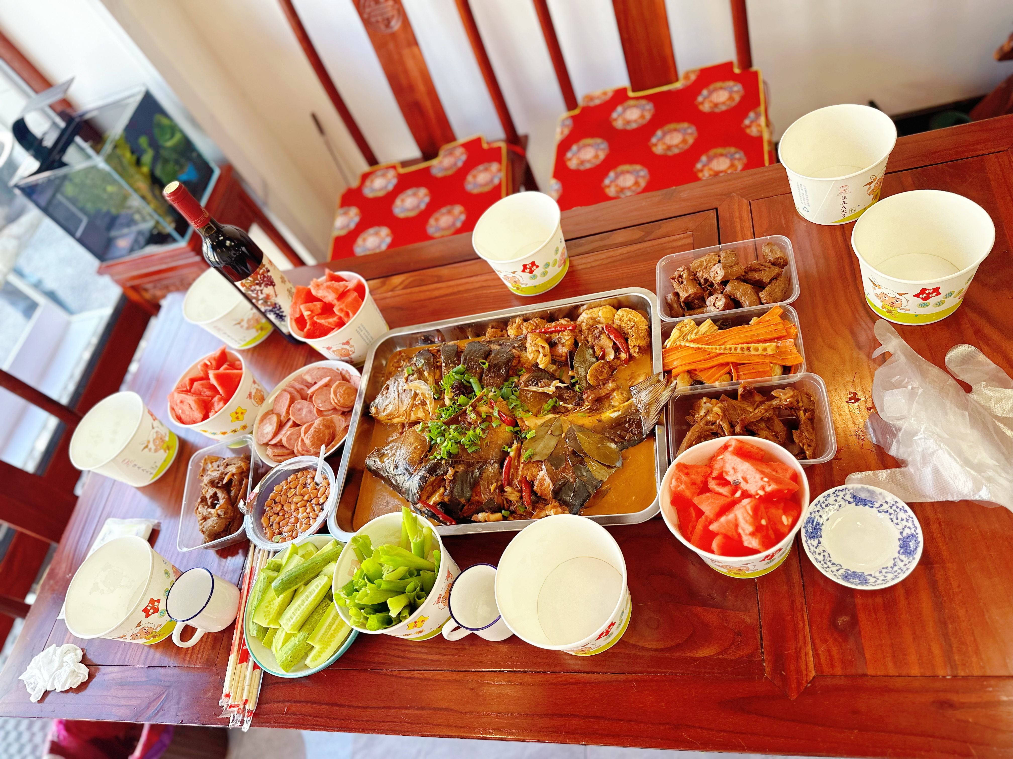 点击放大图片 把酒言欢.jpg