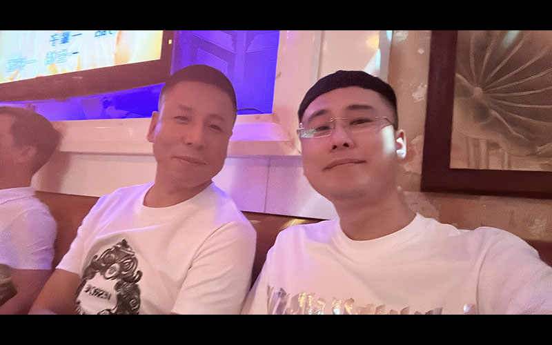 点击放大图片 合影.JPG