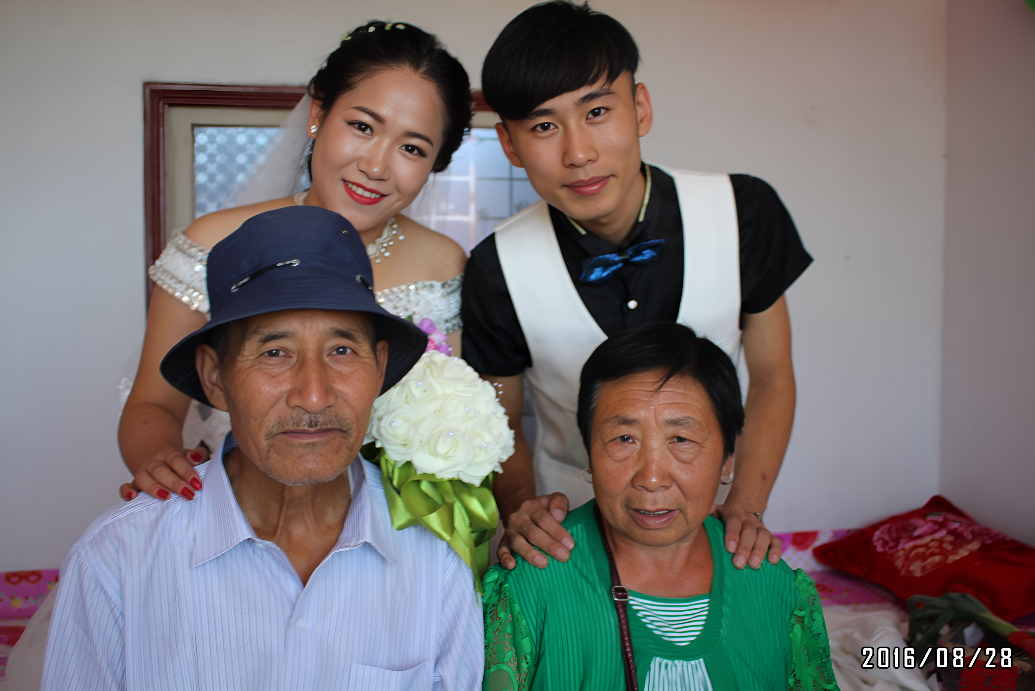 点击放大图片 爷爷