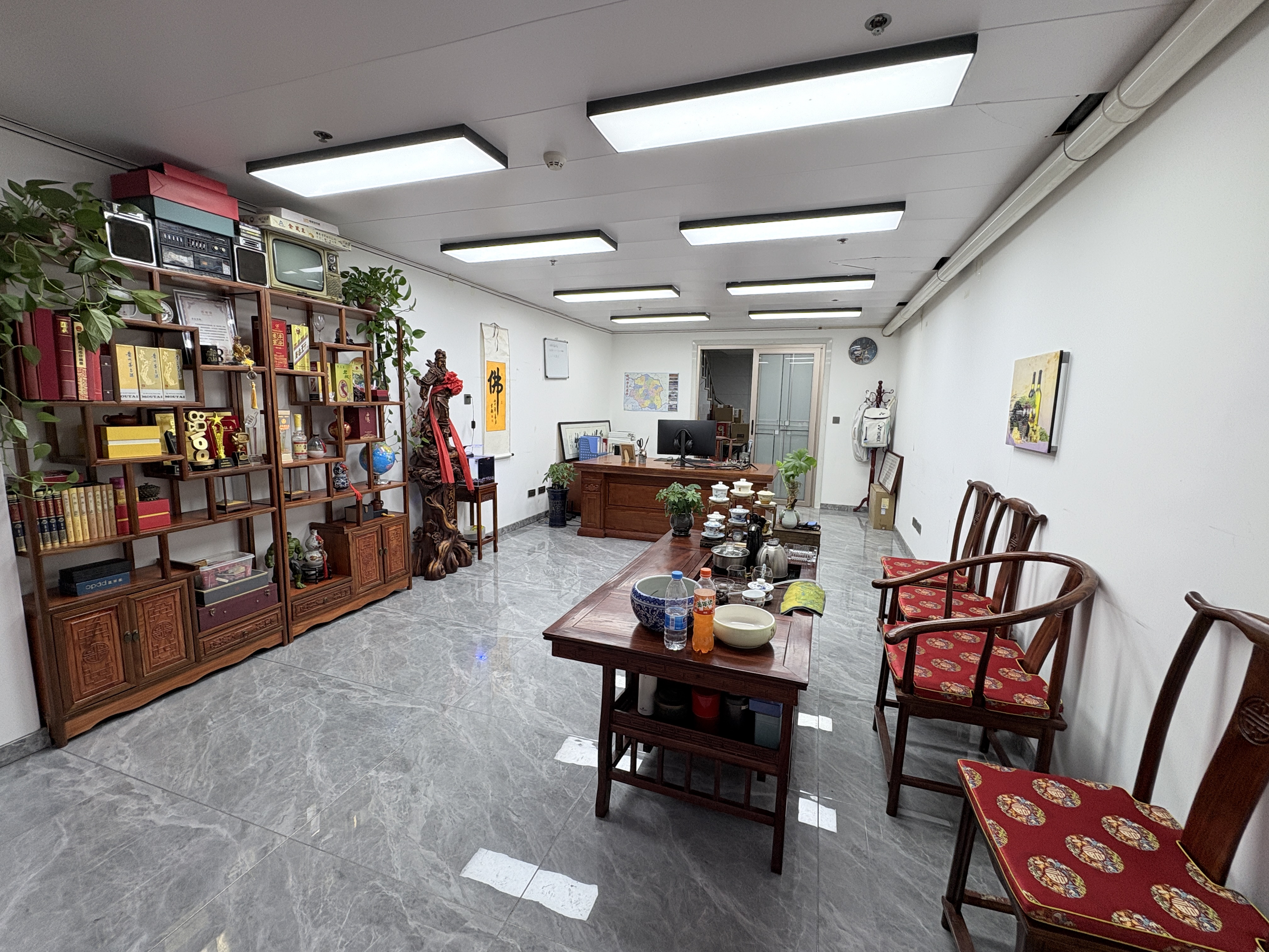 点击放大图片 新工作室.JPG